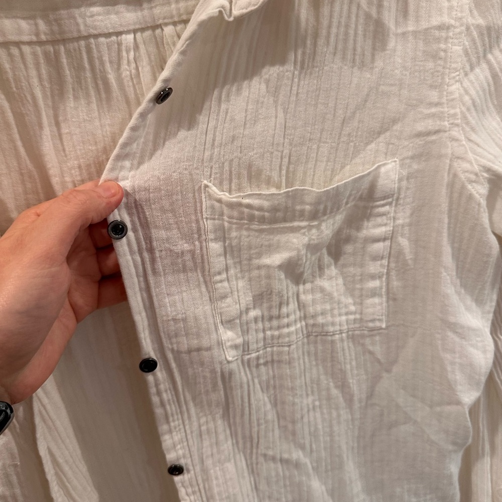 Universal Thread Button Up - Picture 5 of 5